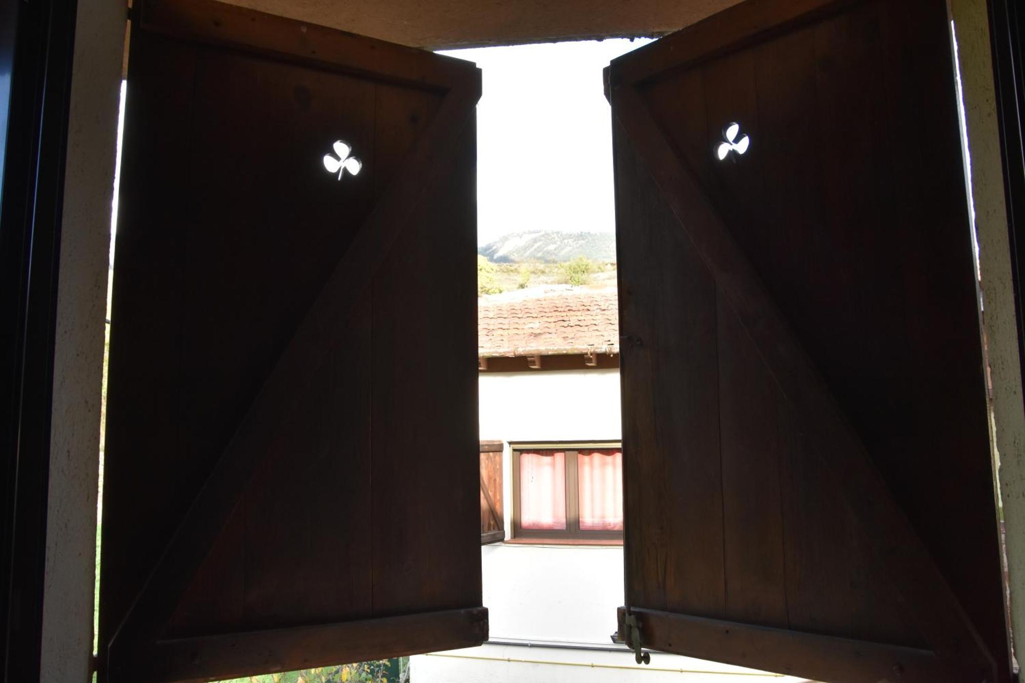 Hostal Cal Batista Бага Экстерьер фото